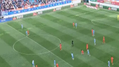 李磊斩获亚冬会女子越野滑雪传统技术短距离金牌